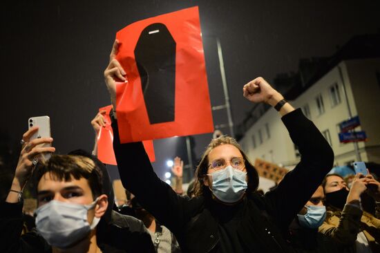 Акция в против запрета абортов в Варшаве