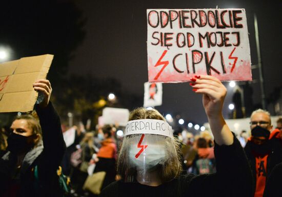 Акция в против запрета абортов в Варшаве