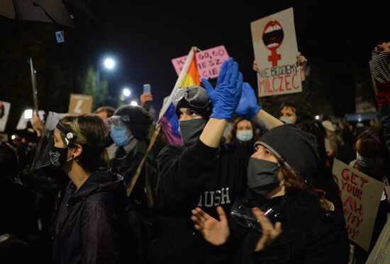 Акция в против запрета абортов в Варшаве