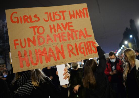 Акция в против запрета абортов в Варшаве