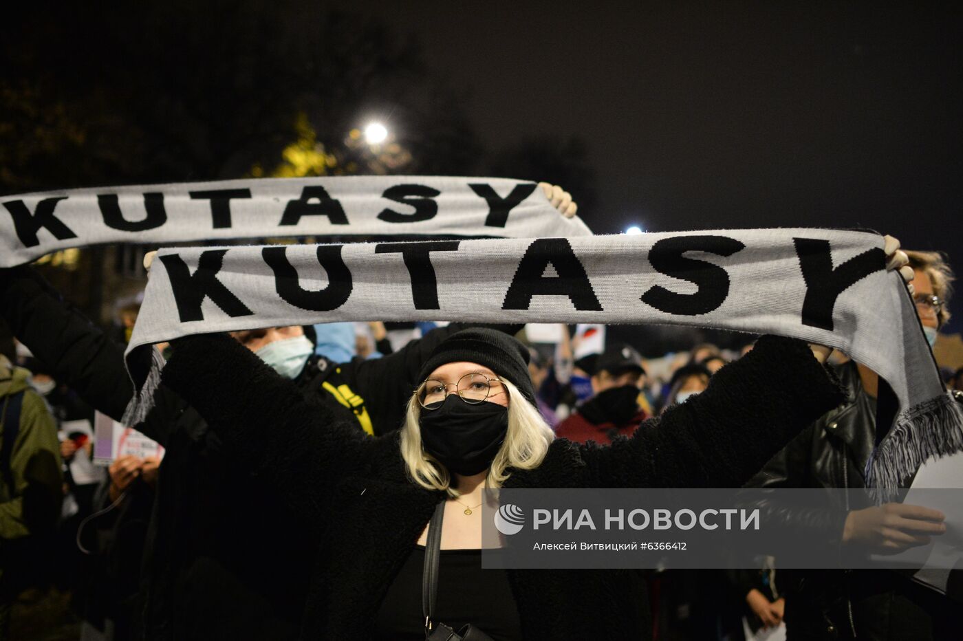 Акция в против запрета абортов в Варшаве