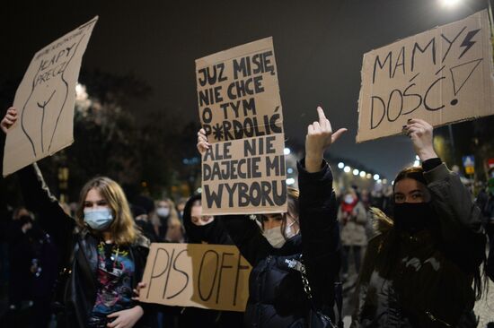 Акция в против запрета абортов в Варшаве