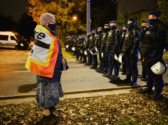 Акция в против запрета абортов в Варшаве