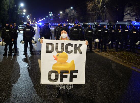 Акция в против запрета абортов в Варшаве