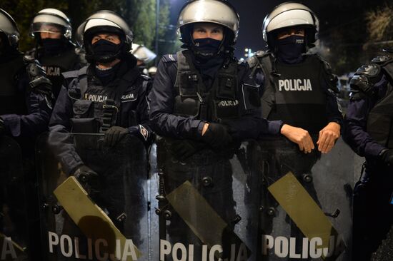 Акция в против запрета абортов в Варшаве