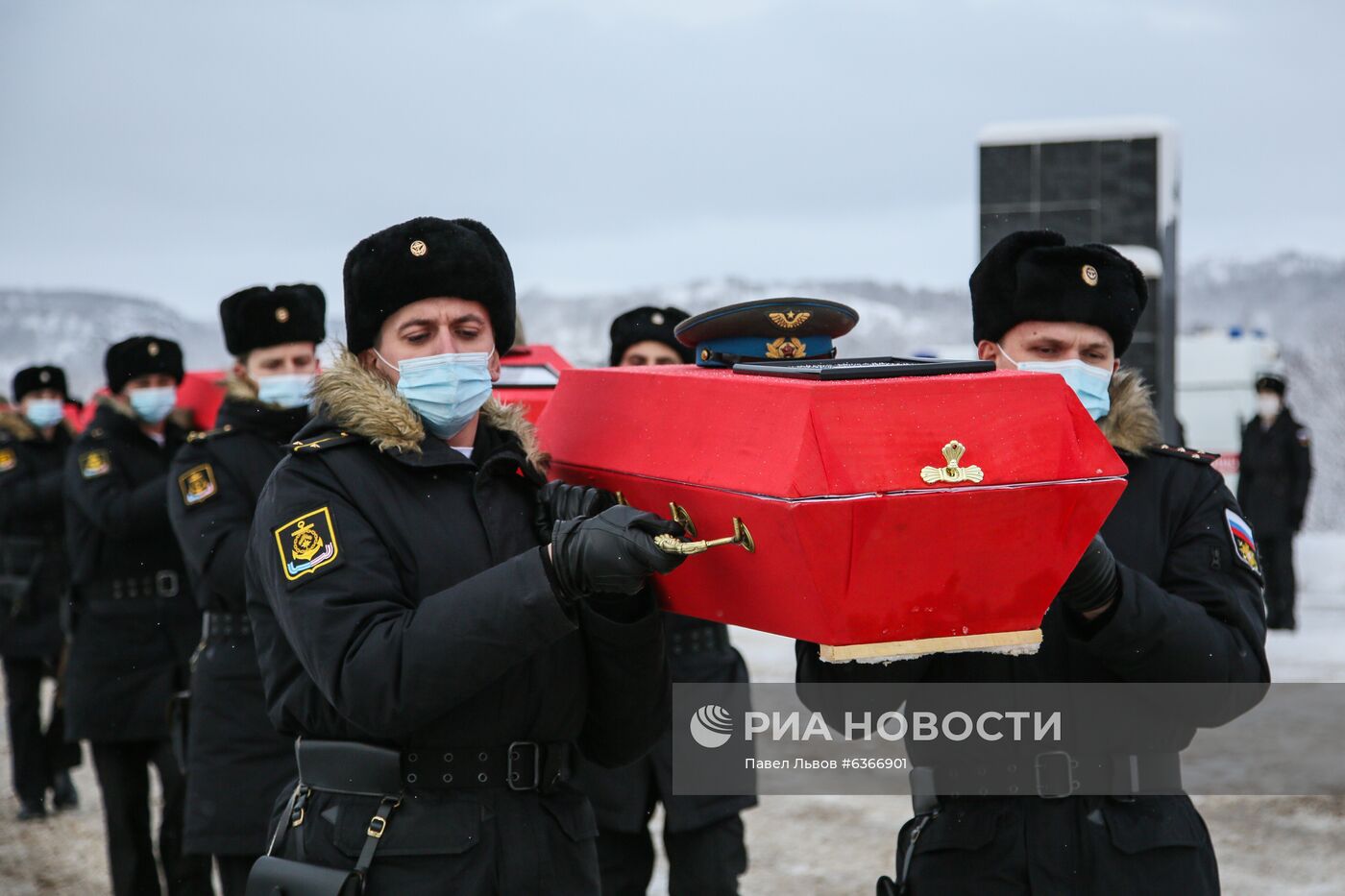 Церемония захоронения останков воинов, погибших при защите Советского Заполярья во время Великой Отечественной войны