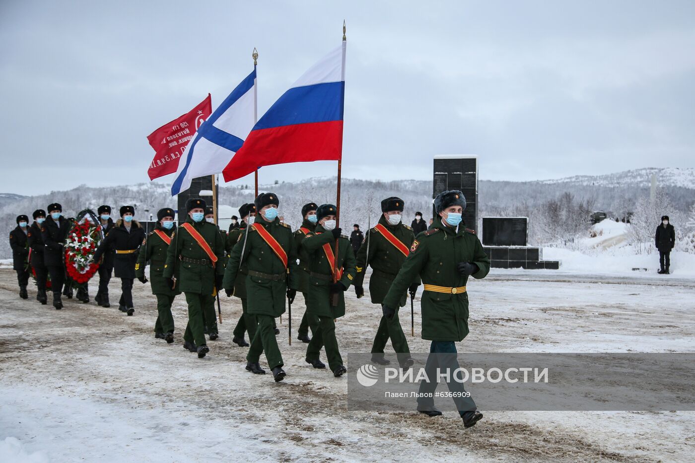 Церемония захоронения останков воинов, погибших при защите Советского Заполярья во время Великой Отечественной войны