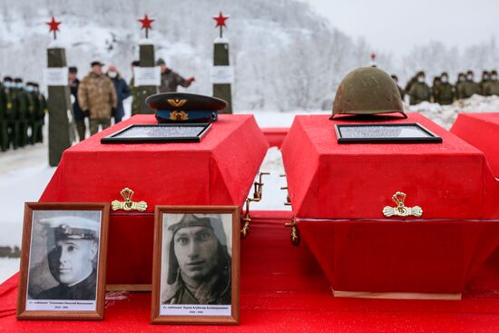 Церемония захоронения останков воинов, погибших при защите Советского Заполярья во время Великой Отечественной войны