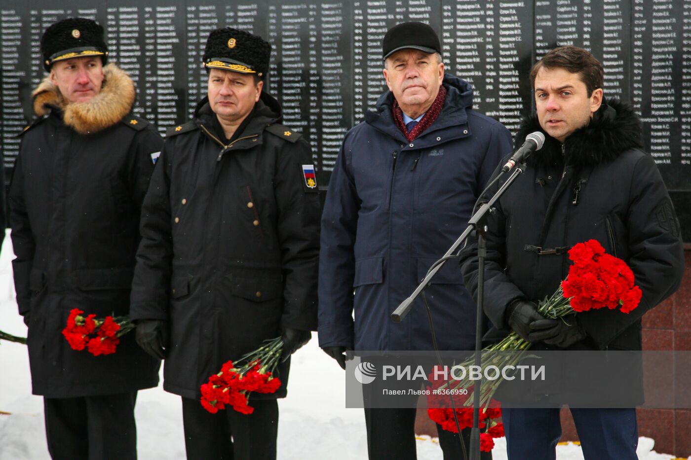 Церемония захоронения останков воинов, погибших при защите Советского Заполярья во время Великой Отечественной войны