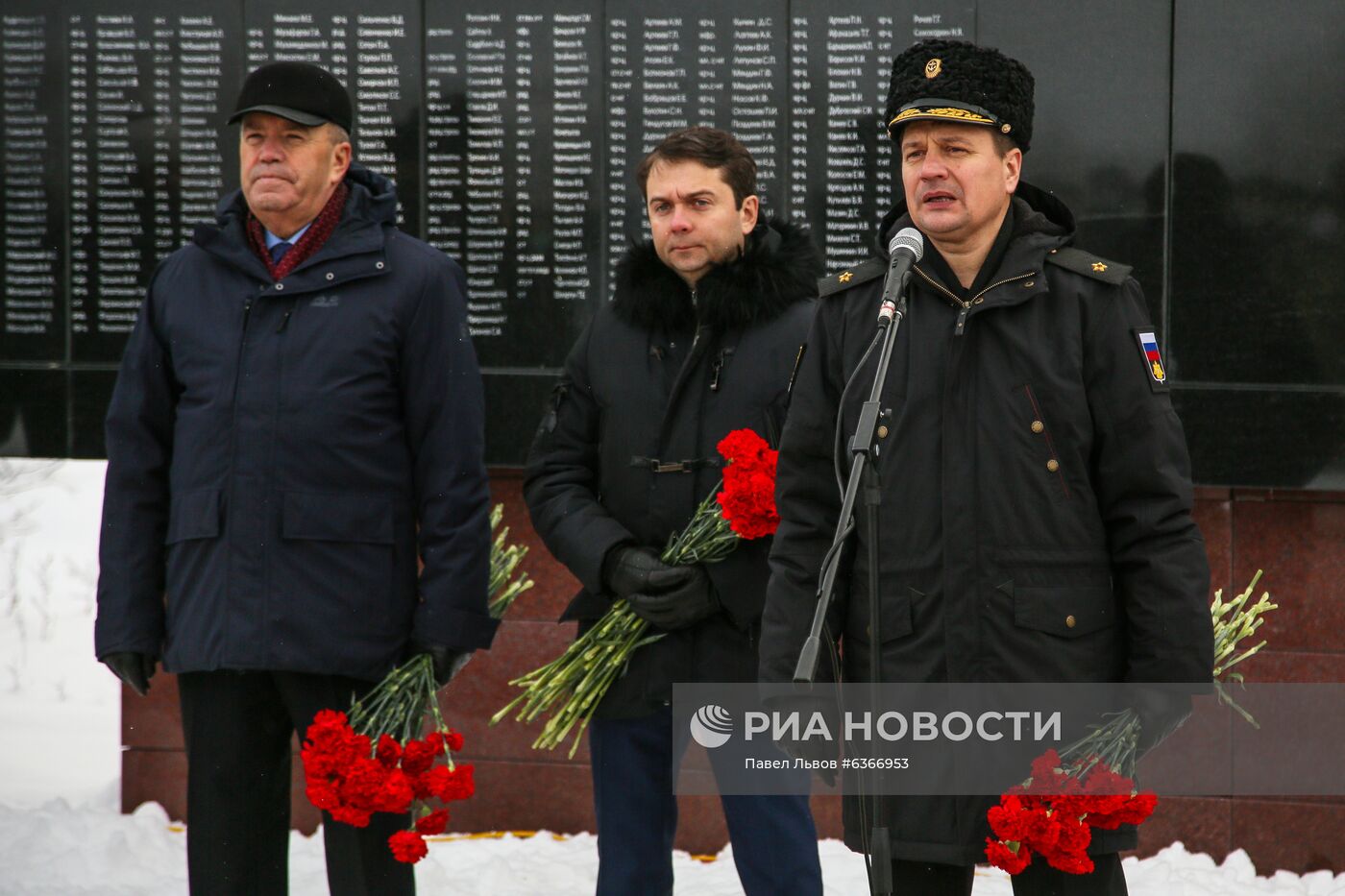 Церемония захоронения останков воинов, погибших при защите Советского Заполярья во время Великой Отечественной войны