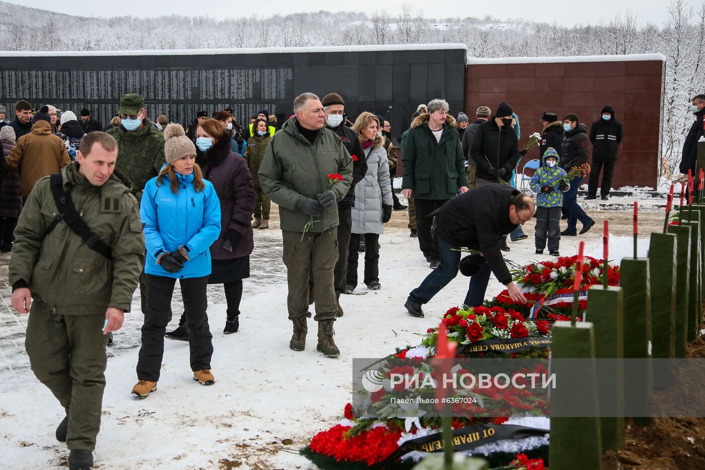 Церемония захоронения останков воинов, погибших при защите Советского Заполярья во время Великой Отечественной войны