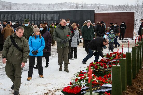 Церемония захоронения останков воинов, погибших при защите Советского Заполярья во время Великой Отечественной войны