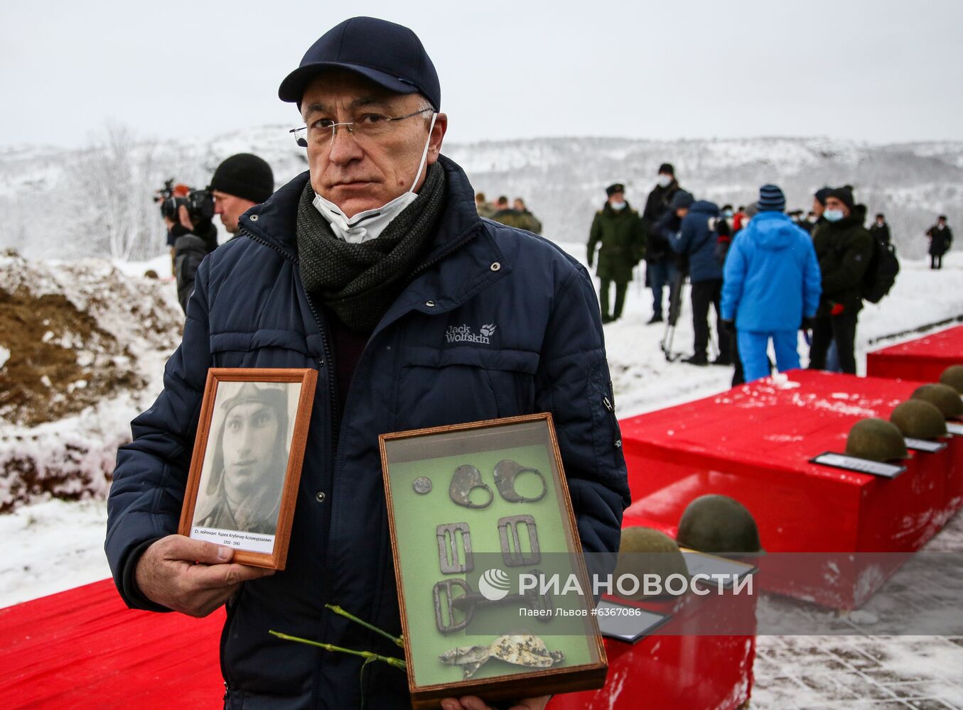 Церемония захоронения останков воинов, погибших при защите Советского Заполярья во время Великой Отечественной войны