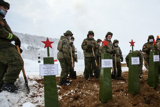 Церемония захоронения останков воинов, погибших при защите Советского Заполярья во время Великой Отечественной войны