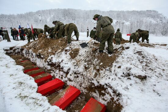 Церемония захоронения останков воинов, погибших при защите Советского Заполярья во время Великой Отечественной войны