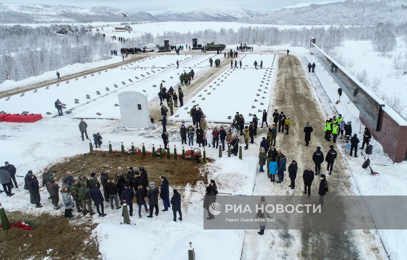 Церемония захоронения останков воинов, погибших при защите Советского Заполярья во время Великой Отечественной войны