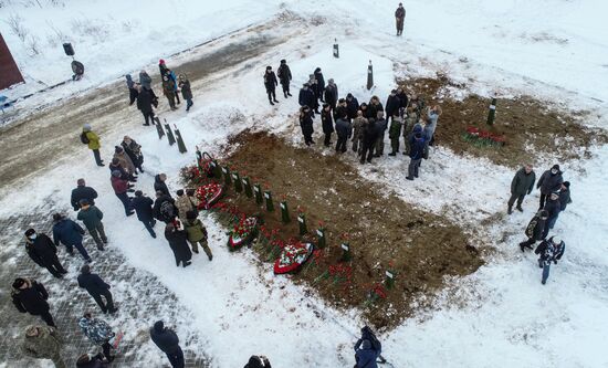 Церемония захоронения останков воинов, погибших при защите Советского Заполярья во время Великой Отечественной войны