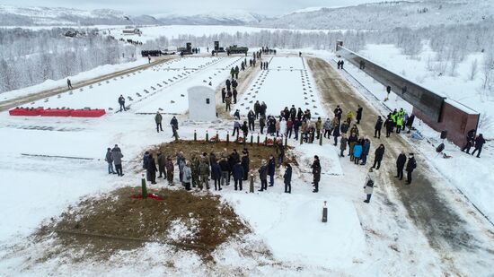 Церемония захоронения останков воинов, погибших при защите Советского Заполярья во время Великой Отечественной войны
