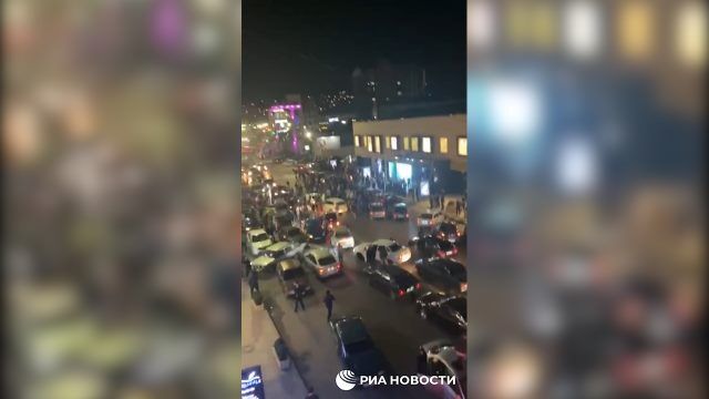 Видео РИА Новости. Махачкала гуляет после победы Хабиба