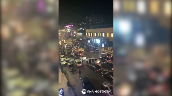 Видео РИА Новости. Махачкала гуляет после победы Хабиба