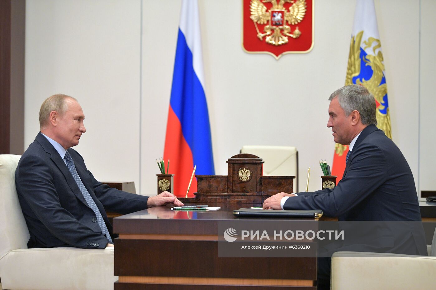 Президент РФ В. Путин встретился со спикером Госдумы РФ В. Володиным