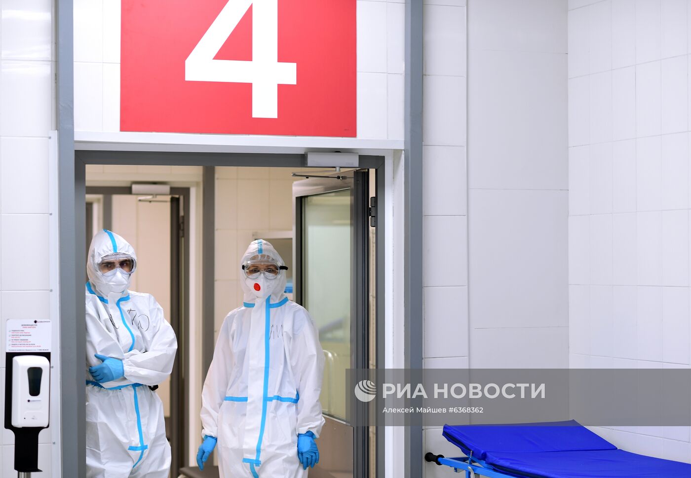 Временный госпиталь COVID-19 в автоцентре "Москва" 