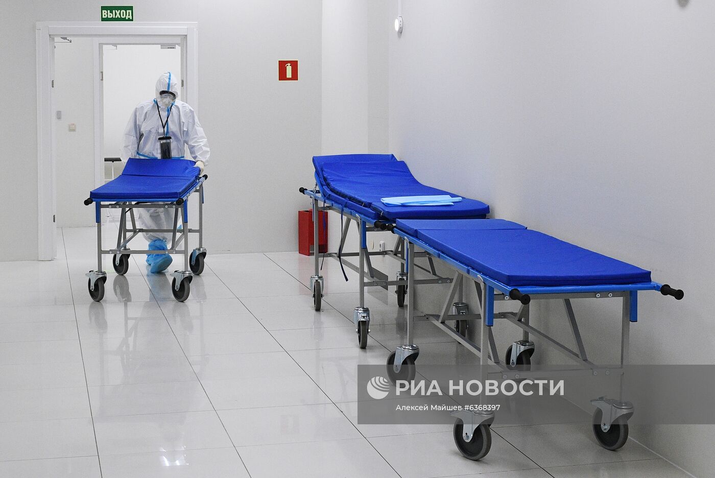 Временный госпиталь COVID-19 в автоцентре "Москва" 