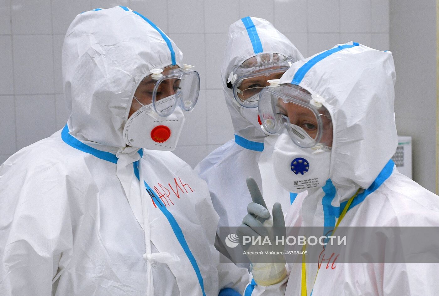 Временный госпиталь COVID-19 в автоцентре "Москва"