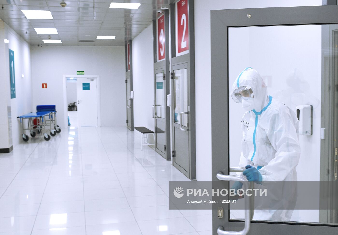 Временный госпиталь COVID-19 в автоцентре "Москва"