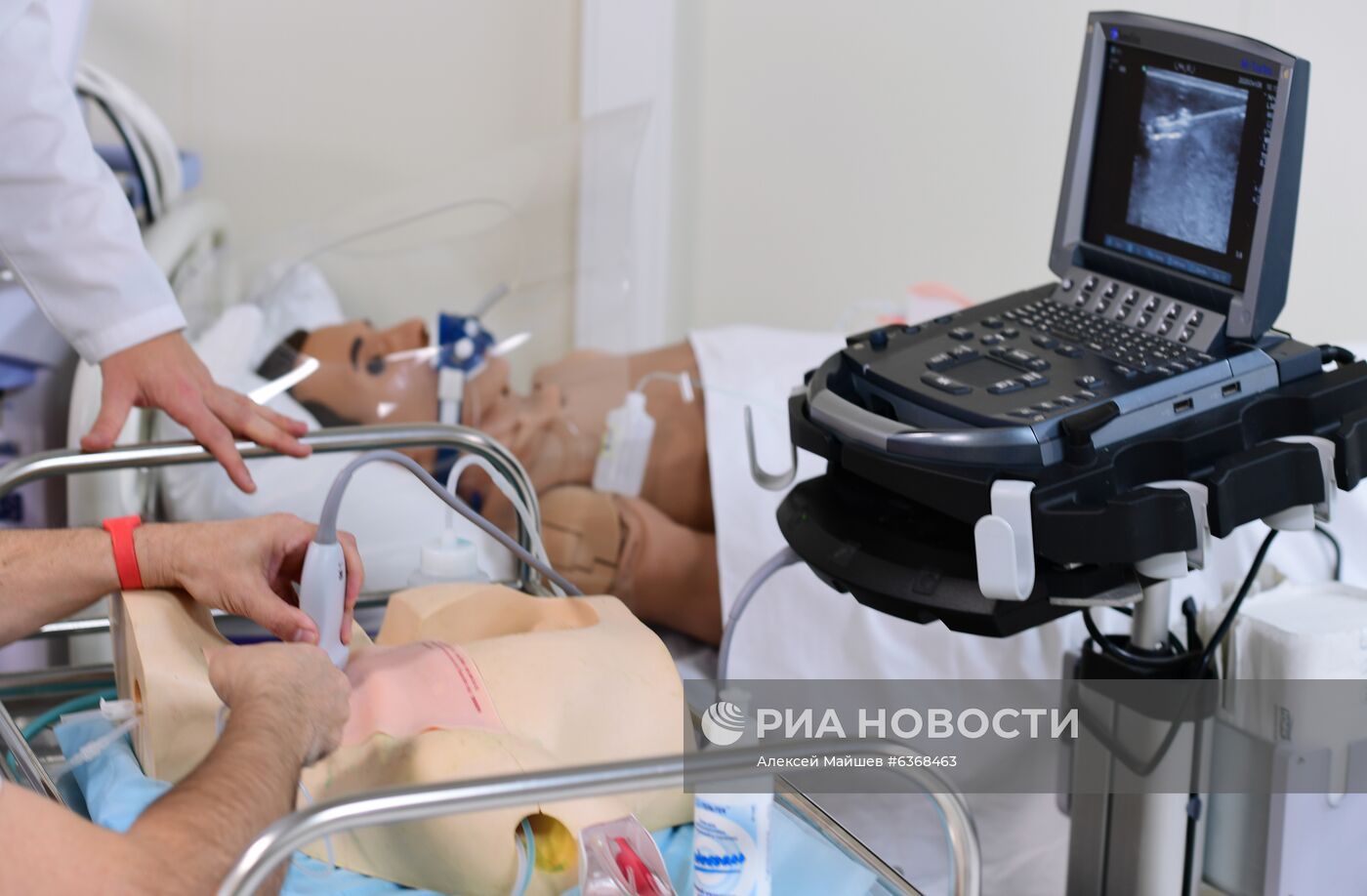 Временный госпиталь COVID-19 в автоцентре "Москва"