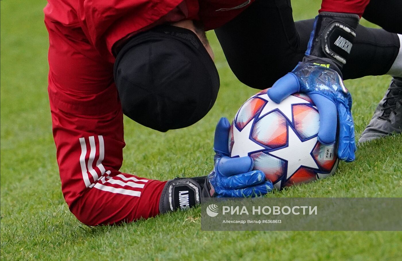 Тренировка ФК "Локомотив" перед матчем Лиги чемпионов с ФК "Бавария"