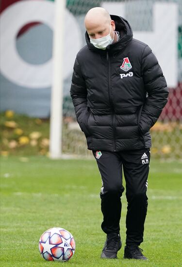 Тренировка ФК "Локомотив" перед матчем Лиги чемпионов с ФК "Бавария"