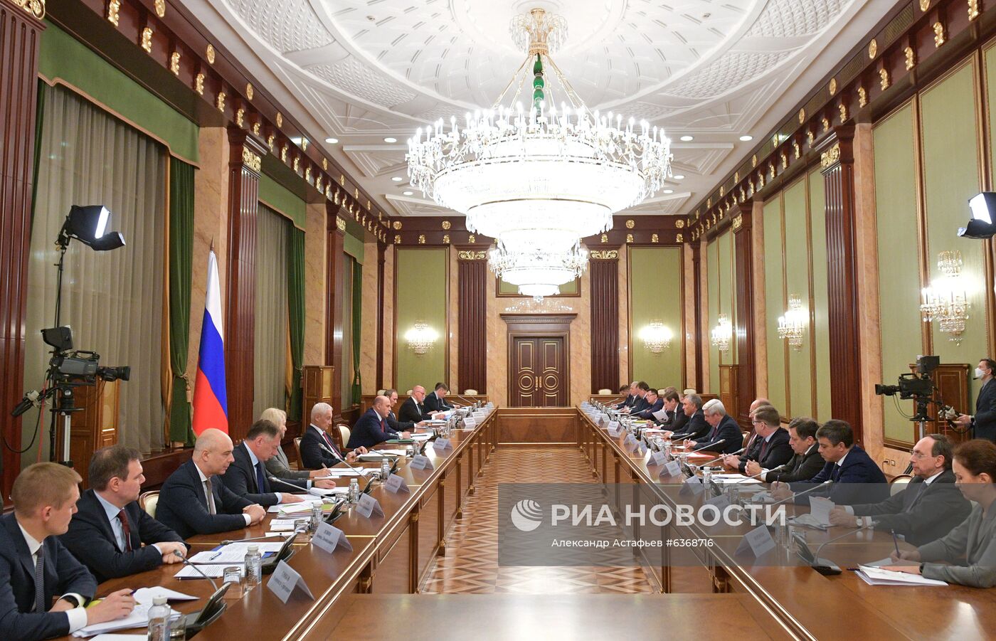 Премьер-министр РФ М. Мишустин встретился с главами фракций и руководством Госдумы РФ
