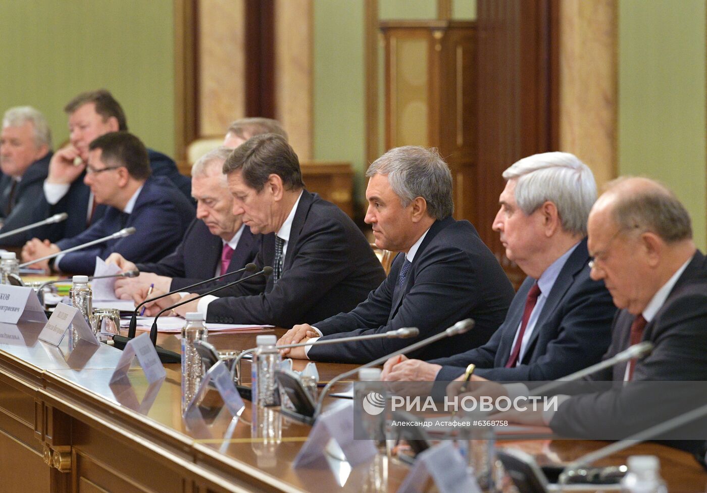 Премьер-министр РФ М. Мишустин встретился с главами фракций и руководством Госдумы РФ