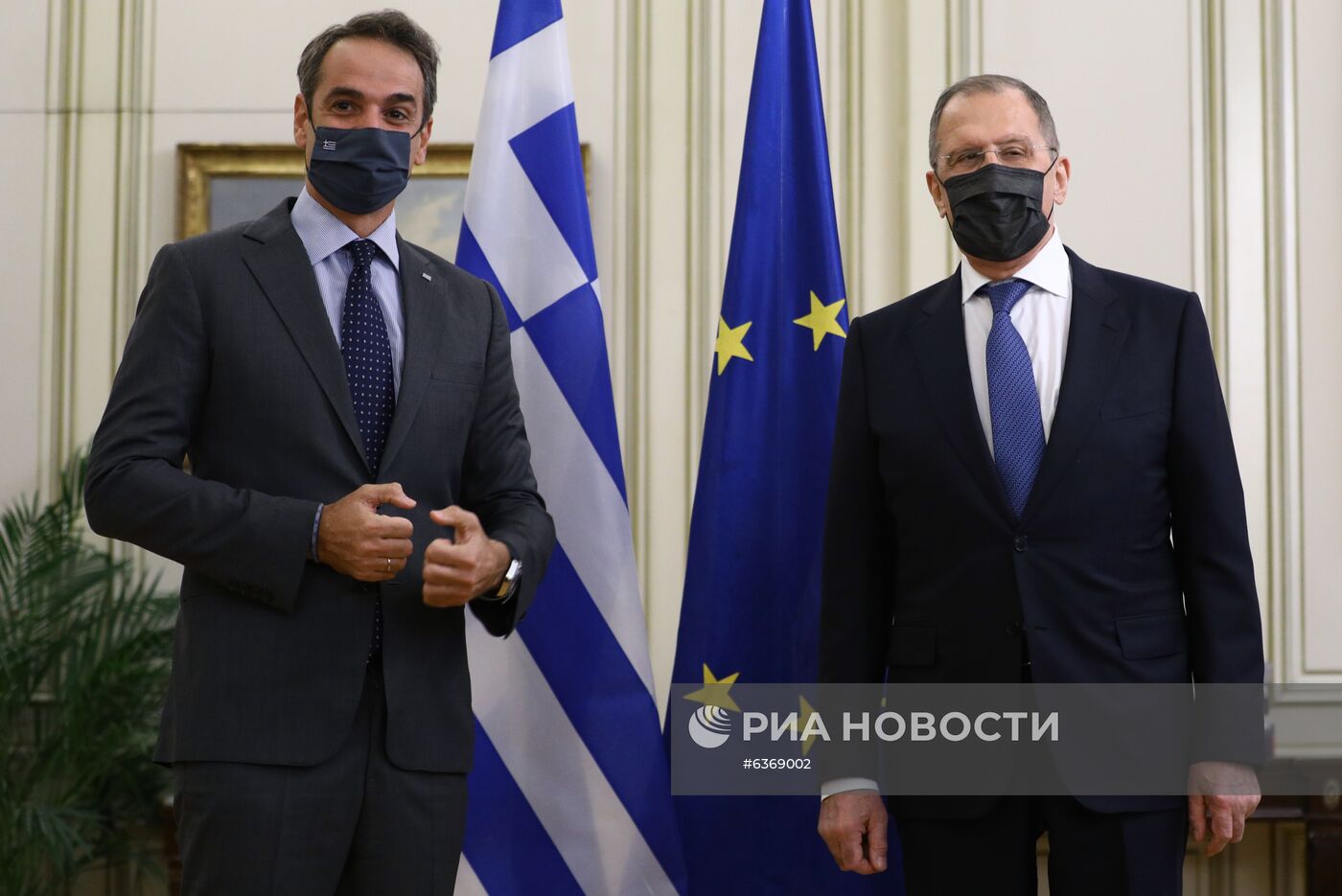 Встреча главы МИД РФ С. Лаврова с премьер-министром Греции К. Мицотакисом