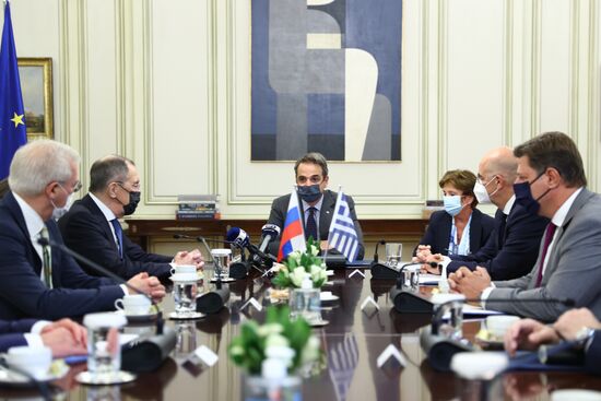 Встреча главы МИД РФ С. Лаврова с премьер-министром Греции К. Мицотакисом
