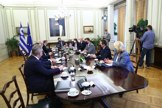 Встреча главы МИД РФ С. Лаврова с премьер-министром Греции К. Мицотакисом