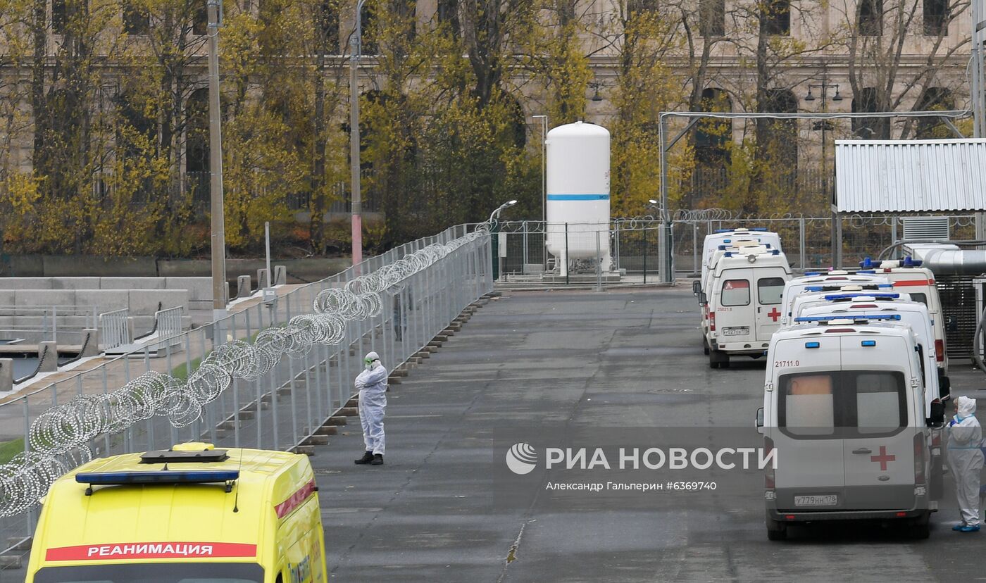 В Санкт-Петербурге возобновил работу временный госпиталь в "Ленэкспо"