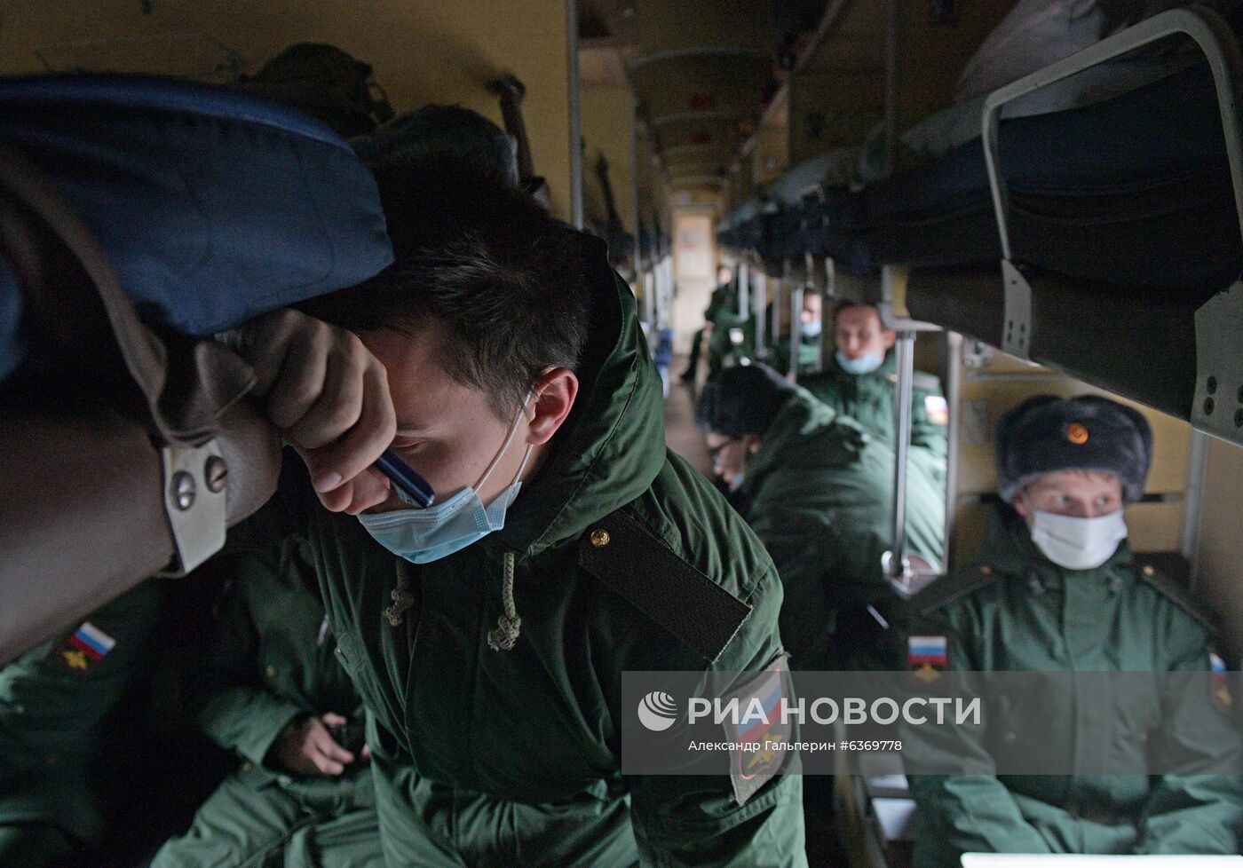 Отправка призывников в Санкт-Петербурге