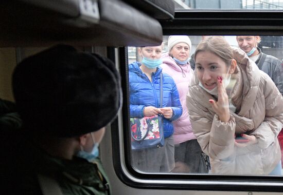 Отправка призывников в Санкт-Петербурге