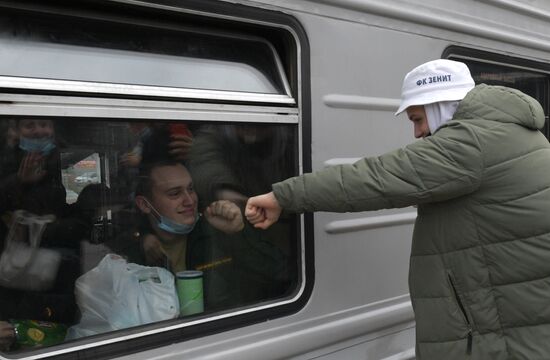 Отправка призывников в Санкт-Петербурге