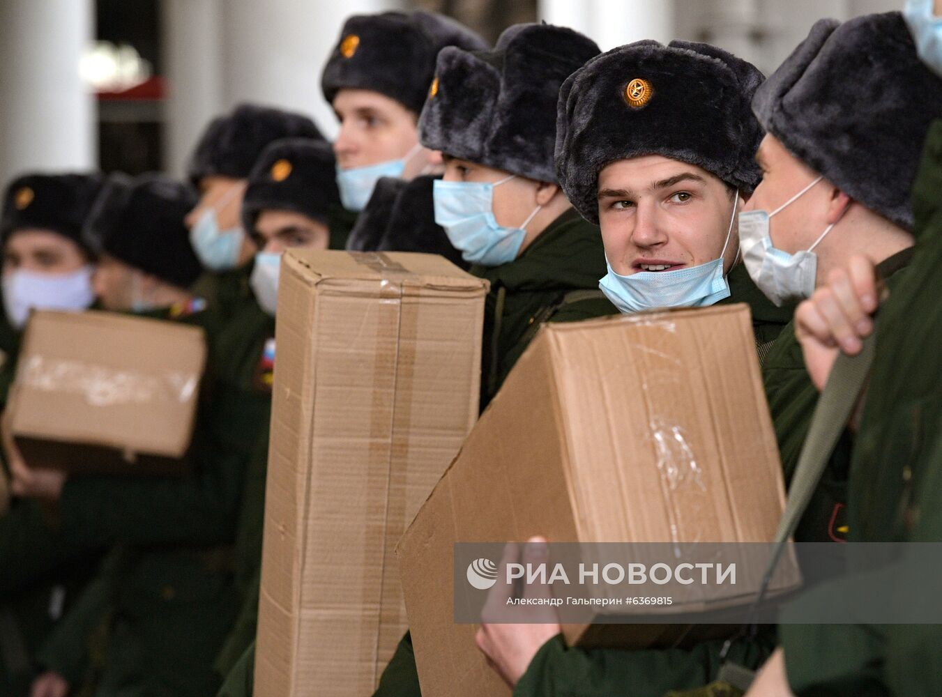 Отправка призывников в Санкт-Петербурге