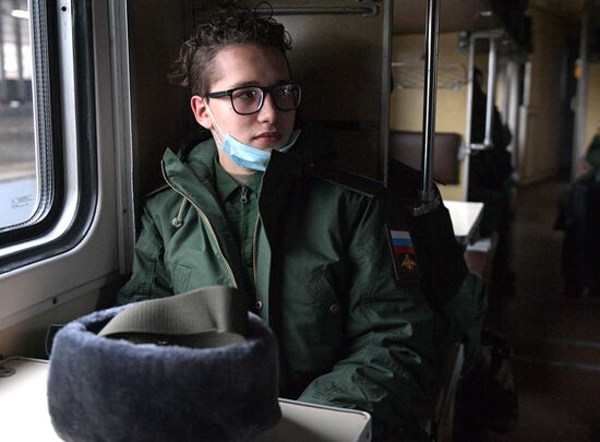 Отправка призывников в Санкт-Петербурге