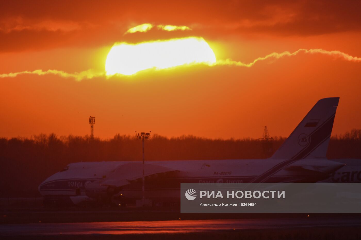 В международном аэропорту Толмачево в Новосибирске.