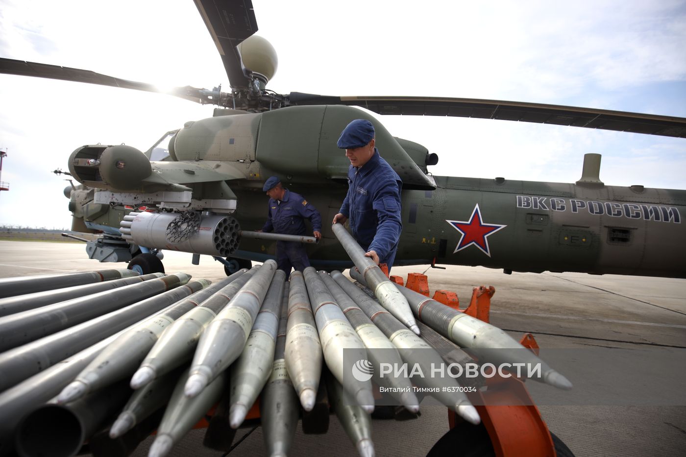Учебно-тренировочные полеты экипажей армейской авиации ЮВО
