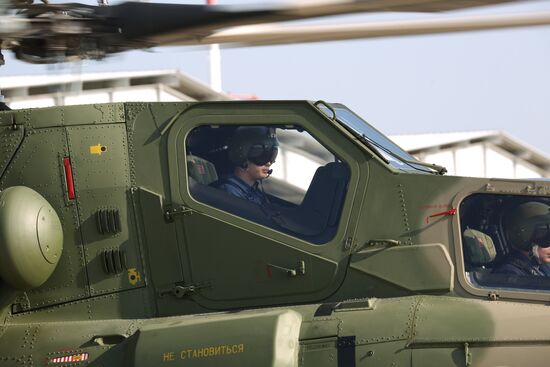 Учебно-тренировочные полеты экипажей армейской авиации ЮВО