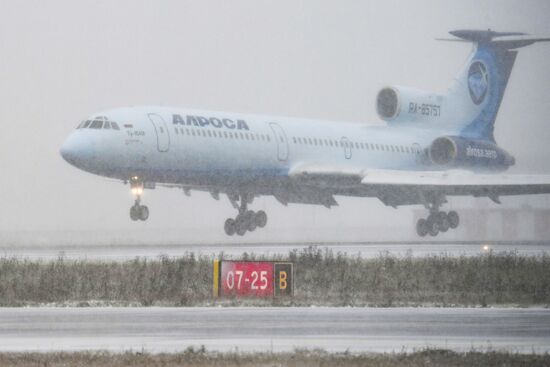 Ту-154 совершил последний в России гражданский полет