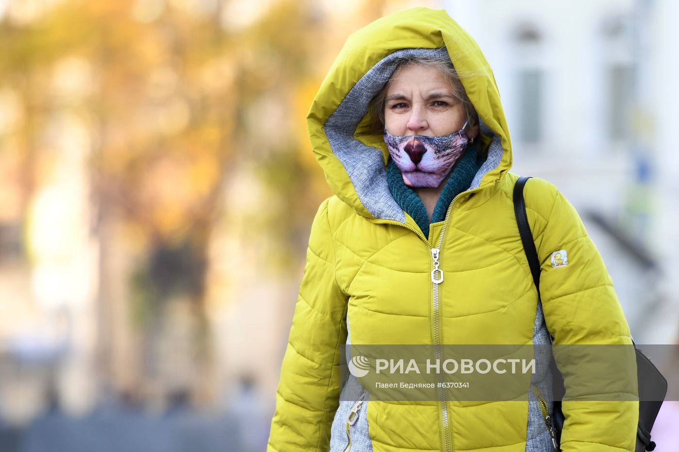 Роспотребнадзор ввел всеобщий масочный режим