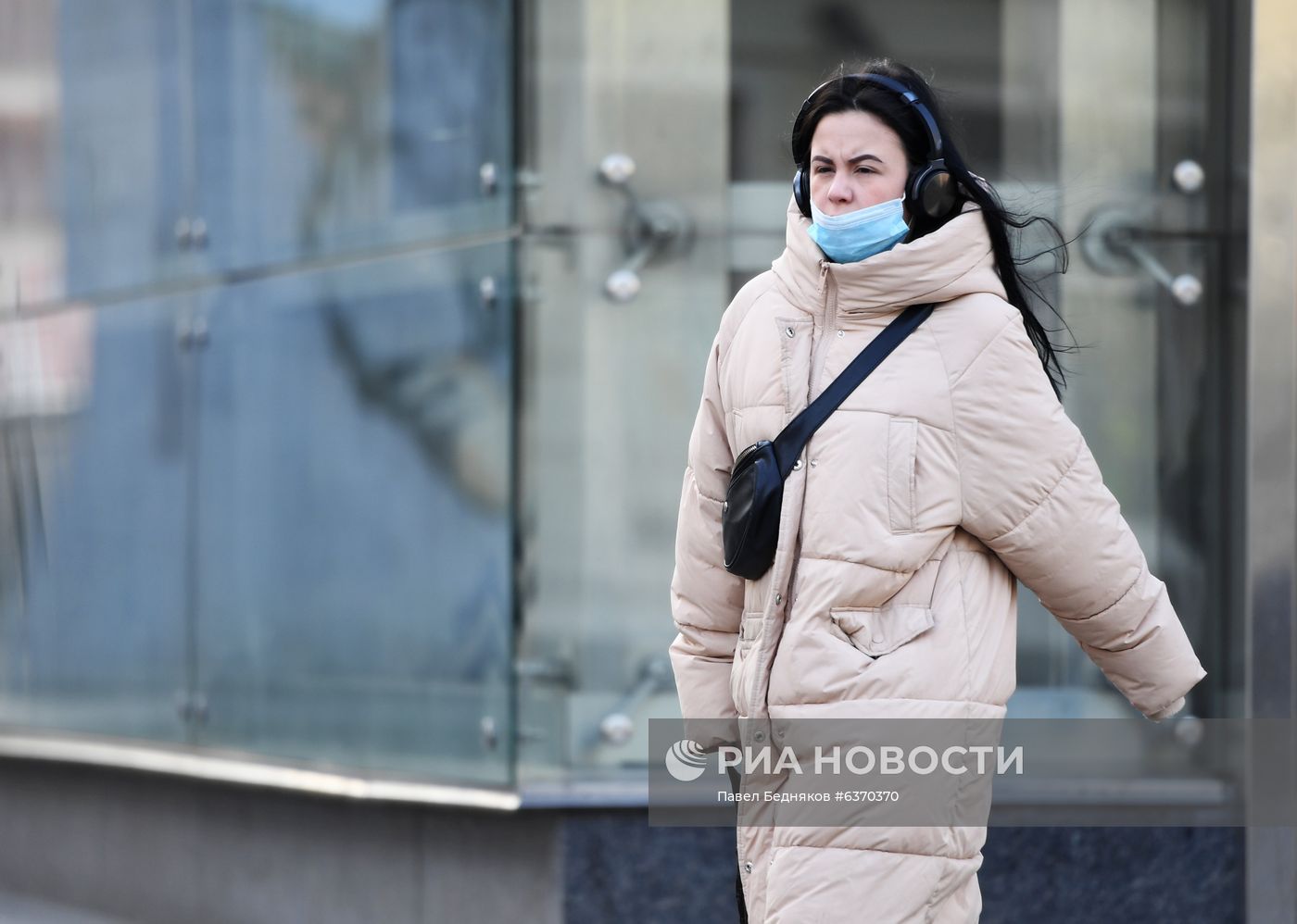 Роспотребнадзор ввел всеобщий масочный режим