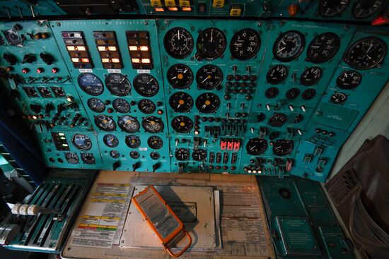 Ту-154 совершил последний в России гражданский полет